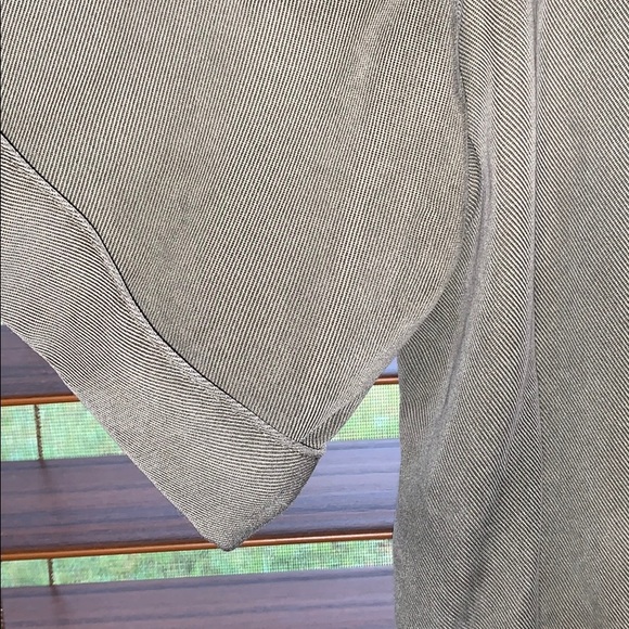 And away large mid leg casual dress - Picture 5 of 6